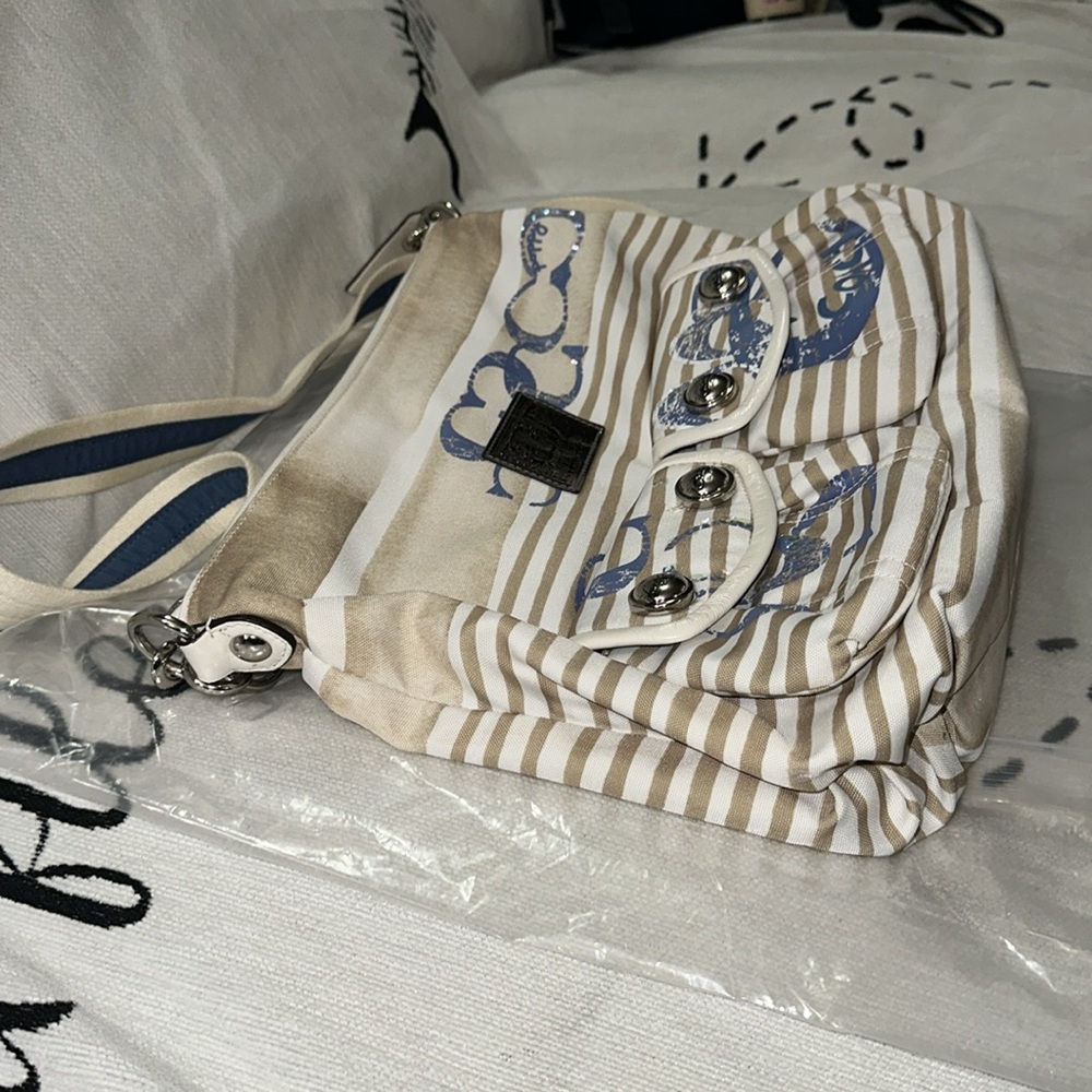 Coach Poppy white tan blue silver 2 way bag 💕 - Picture 12 of 16